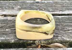 Brazaletes de Resina de Diseño para Mujer con Forma Elegante, Patrones Vibrantes, Material Duradero y Uso Cómodo - Product Image 4