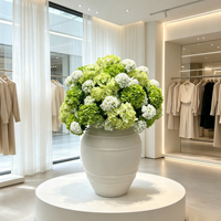 Grande plante artificielle d'hortensia blanc en forme de boule de neige, sur pied, pour la décoration intérieure de la maison, du bureau, de l'hôtel et de la salle d'exposition