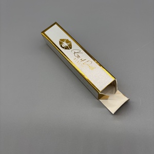 Scatole Personalizzate Bianche e Oro per Rossetti, Confezioni Cosmetiche di Lusso con Chiusura a Coperchio per Rossetti - Product Image 2