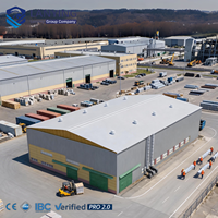 Entrepôt moderne en structure acier préfabriquée, haute capacité de charge, aménagement flexible, assemblage rapide, solution de stockage industrielle