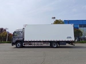 Camion frigorifique Foton de 7,8 m, camion frigorifique lourd, transport de poisson, viande, crème glacée, moteur Cummins, fourgon frigorifique, réfrigérateur 10 tonnes, conduite à gauche - Product Image 4
