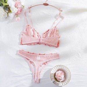 Ensemble soutien-gorge et culotte rose transparent, séduisant, brodé de fleurs et ajouré, qui dégage un style sexy et - Product Image 3