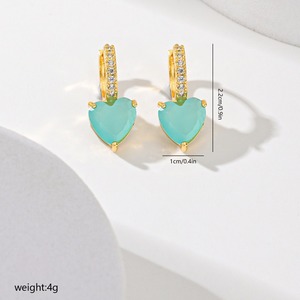 Set di Gioielli Minimalisti <span class=keywords><strong>in</strong></span> <span class=keywords><strong>Acciaio</strong></span> Inossidabile con Catena <span class=keywords><strong>in</strong></span> Rame Placcato Oro 18K, Ciondolo a Cuore con Micro Zirconi Incastonati, Collana e Orecchini alla Moda - Product Image 5