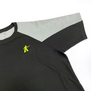 เสื้อฟุตบอลคอกลมแบบคลาสสิกสไตล์สตรีท  ออกแบบลายปัก  แห้งเร็ว ระบายอากาศได้ดี ทรงโอเวอร์ไซส์ สำหรับเล่นกีฬาและฟุตบอล - Product Image 4