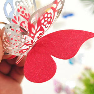 ملصقات جدارية ثلاثية الأبعاد على شكل فراشات مجوفة لتزيين غرف النوم وغرف المعيشة والمهاجع، ذاتية اللصق وملونة تحاكي المعدن، متوفرة بالجملة - Product Image 3