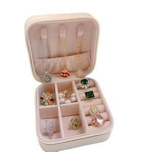 Wholesale jewelry storage box Travel portable jewelry box Compact ring packaging jewelry box