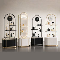 Présentoir de parfums en gros pour usine, étagères de présentation multi-niveaux, design de boutique pour la décoration de magasins de parfums