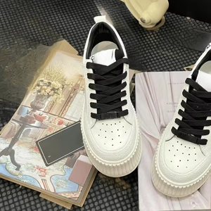 Baskets décontractées de luxe pour femmes 2025 – Chaussures de sport plates originales en PU avec lacets, idéales pour la marche, collection automne, avec amorti - Product Image 4