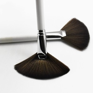 <span class=keywords><strong>Pinceau</strong></span> <span class=keywords><strong>de</strong></span> <span class=keywords><strong>fond</strong></span> <span class=keywords><strong>de</strong></span> <span class=keywords><strong>teint</strong></span> en forme d'éventail <span class=keywords><strong>pinceau</strong></span> <span class=keywords><strong>de</strong></span> masque facial cosmétique en nylon doux - Product Image 5