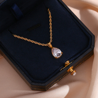 Dreamshow Collier en acier inoxydable plaqué or 18 carats, chaîne torsadée, zircon coloré en forme de goutte d'eau, pierre de naissance, inaltérable