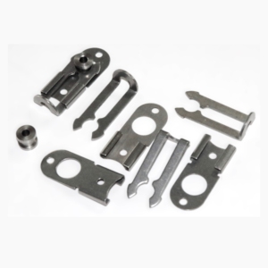 Pièces d'estampage de tôle OEM avec fabrication d'estampage de cuivre et d'aluminium en acier inoxydable pour fixations de verrouillage de panneau de carrosserie de capot