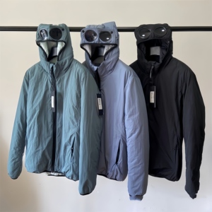 Veste d'hiver rembourrée en duvet surdimensionnée pour homme avec logo personnalisé, épaisse, chaude, à capuche, pour les sports de plein air, vente en gros - Product Image 1