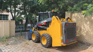 हॉट विक्रेता xc740k 0.7 टन मिनी स्किड स्टीड लोडर के लिए बहु-कार्य लोडर उपकरण - Product Image 6