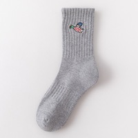 Serviettes et chaussettes de sport mi-mollet personnalisées en coton, blanches et noires, avec logo brodé sur mesure pour hommes et femmes, vente en gros