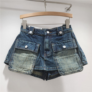 กางเกงขาสั้นเดนิมพิมพ์ลายเสือดาวสำหรับผู้หญิงแบบ 3 มิติ มีกระเป๋าขนาดใหญ่ แฟชั่นสำหรับใส่ทำงาน - Product Image 4