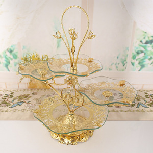 <span class=keywords><strong>Corbeille</strong></span> à fruits de luxe <span class=keywords><strong>en</strong></span> métal doré avec couvercle <span class=keywords><strong>en</strong></span> verre <span class=keywords><strong>cristal</strong></span> assiette à fruits du Moyen-Orient plateau à noix et fruits secs - Product Image 1