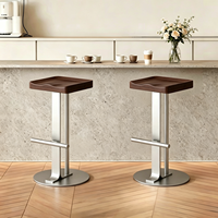 Tabouret de bar haut de gamme minimaliste de style méditerranéen avec structure en fer forgé, hauteur fixe, idéal pour les salons de thé/café et les îlots de cuisine