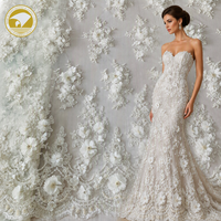 Tissu de dentelle brodée en fleurs 3D pour robe de mariée, 100% polyester, tulle avec travail manuel, tissu de haute qualité pour robe de mariée pour filles