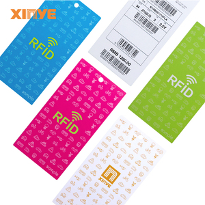 Uhf <span class=keywords><strong>RFID</strong></span> giấy tráng hangtag tùy chỉnh thiết kế màn hình UV in ấn <span class=keywords><strong>RFID</strong></span> may mặc Túi Giày Tag cho hàng tồn kho quản lý - Product Image 6
