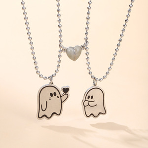 Collana con Ciondolo Fantasma per Coppie, Luminosa al Buio e Magnetica in Acciaio Inossidabile, Set Unico e Divertente per Lui e Lei - Product Image 3