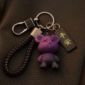 سلسلة مفاتيح عالية الجودة وصديقة وصديقة للفقدان مصباح السيارة حقيبة مدرسية للفن الحديث دمية مبتكرة للرجال والنساء - Product Image 3