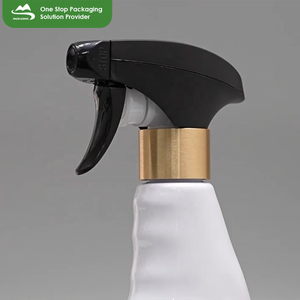 Pulverizador de gatillo de plástico negro mate de doble pared 28/410 de buena calidad con cierre dorado para limpieza del hogar, coche y jardín - Product Image 1
