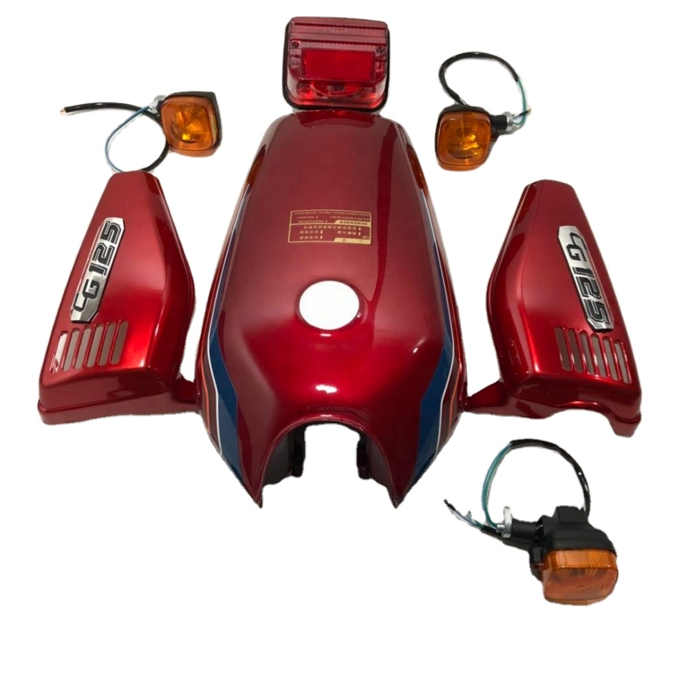 スズキ GN125 レッドタンクとサイドカバー GN125 レッドタンクとサイドカバー 車＆バイク