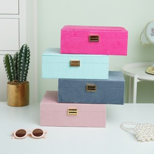 New Design Large-Capacity Multi-Layer Velvet Rectangle Jewelry <b>Box</b> Buckle Closure for Earring Ring Storage <b>Heart</b>-<b>Shaped</b> - Product Image 3