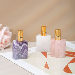 Bouteille de parfum rechargeable en quartz rose hexagonale en cristal de guérison unique Bouteille de vaporisateur d'huile essentielle vide en quartz rose pour femmes - Product Image 5