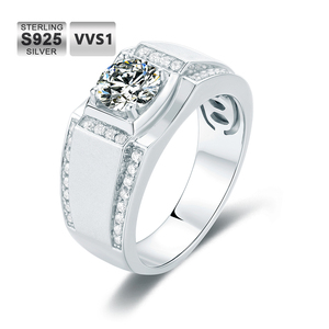 공장 보석 아이스 아웃 남자 반지 925 스털링 실버 화이트 골드 도금 VVS1 Moissanite 결혼 반지 고급 보석 반지 남성용 - Product Image 1