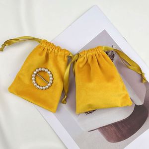 Pochette en velours jaune avec cordon de serrage, sac cadeau en flanelle douce pour bijoux, logo et taille personnalisés acceptés pour l'emballage de bijoux et de montres - Product Image 2