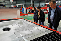Máquina de corte de piedra CNC por chorro de agua de 5 ejes Hualong Machinery con software italiano Pegasus para azulejos de granito, motorreductor y rodamientos