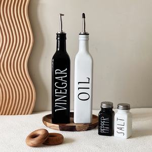 Ensemble distributeur d'huile et de <span class=keywords><strong>vinaigre</strong></span> en verre noir et <span class=keywords><strong>blanc</strong></span> de 500 ml avec salières et poivrières, support métallique, ensemble de condiments de cuisine minimaliste - Product Image 1