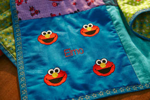 <span class=keywords><strong>Singer</strong></span> EM9305 logotipo personalizado Máquina automática bordado computarizado hogar pequeña camiseta Mini máquina de bordado Digital <span class=keywords><strong>precio</strong></span> - Product Image 5