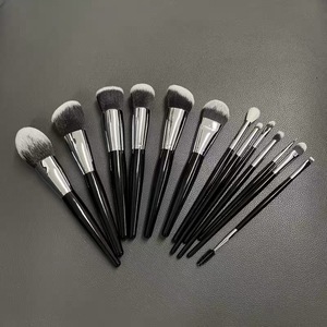 Set de 13 Brochas de Maquillaje Angulares y Puntiagudas, Pelo Sintético, Mango de Madera, para Rostro, Ojos, Polvo, Base, Sombra de Ojos, Kit Cosmético con Logotipo Personalizado - Product Image 2