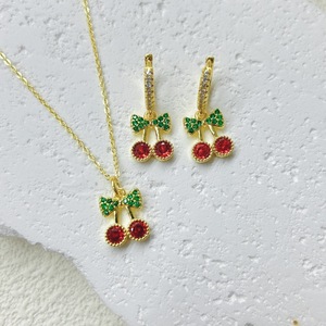Parure de bijoux élégante en laiton et zircon, série fruits (cerise rouge, fraise), collier, boucles d'oreilles et pendentif, plaqué or 18K, pour mariage et fiançailles - Product Image 4
