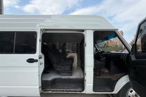 <span class=keywords><strong>Iveco</strong></span> <span class=keywords><strong>Daily</strong></span> 2025 A40M2 2.5T China VI Manual LWB Techo Medio DRW Furgoneta de Pasajeros de Segunda Mano - Product Image 5