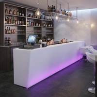 Comptoir de service rectangulaire moderne en surface solide blanche, résistant aux rayures et aux taches, pour restaurants et bars, avec dessin gratuit