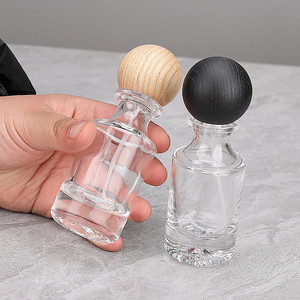 Portable Travel 30ml Refillable Glass Perfume <b>Spray</b> <b>Bottle</b> Walnut Wood Cover <b>Empty</b> Cosmetic Sample Container For Outdoor Use - Product Image 2