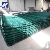Panel de Malla de Alambre Curvada en 3D, Recubierta de PVC, con Recubrimiento en Polvo o Galvanizada por Inmersión en Caliente, para Cercas de Jardín