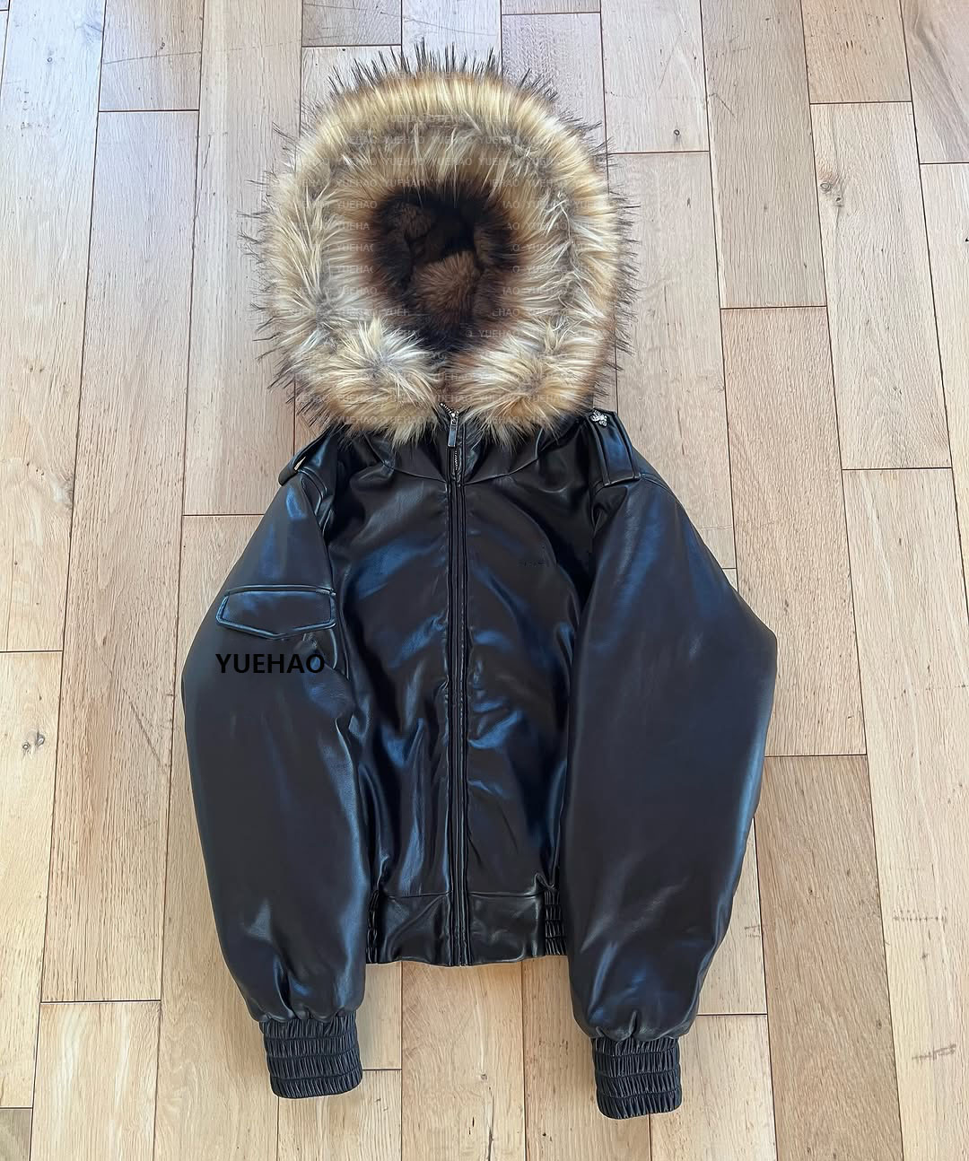 【超美品】HYKE FAUX FUR REVERSIBLE JACKET S Faux Fur Reversible Jacket - Winter Warmth & Style