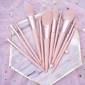 Juego <span class=keywords><strong>de</strong></span> brochas <span class=keywords><strong>de</strong></span> maquillaje profesional Rosa ultra suave <span class=keywords><strong>de</strong></span> 11 piezas logotipo personalizado superventas con mango <span class=keywords><strong>de</strong></span> madera <span class=keywords><strong>de</strong></span> alta calidad diseño bonito - Product Image 5