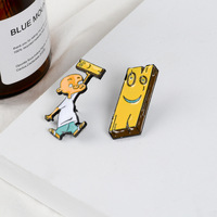 En gros, épingles en métal à motifs de dessins animés, broches en alliage à figurines mignonnes, épingles tendance style Ins avec base en bois jaune, accessoires pour sacs et vêtements