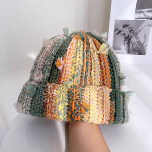 Chapeau beanie en tricot <span class=keywords><strong>crochet</strong></span> fait main à franges rayées délavées colorées pour femmes vintage d'hiver chaud - Product Image 3