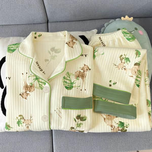 Femmes automne hiver Air doux pyjamas respirant à manches longues épais chaud intercalaire maison vêtements pour dames d'âge moyen - Product Image 1