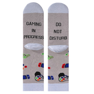 Chaussettes à lettres Do Not Disturb I'm GAMING les plus vendues, chaussettes européennes et américaines à tube moyen en coton - Product Image 6