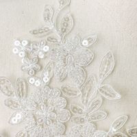 Applique en dentelle brodée florale 3D à sequins pour la décoration de robes de mariée, motif en dentelle fait main pour robes et costumes DIY