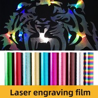 Rouleaux de vinyle thermocollant PET HTV métallisé en gros pour T-shirts, autocollants holographiques réfléchissants arc-en-ciel à repasser