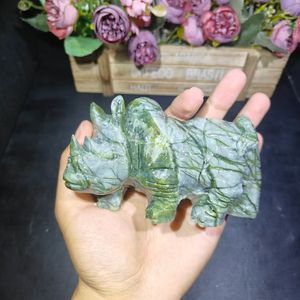 Scultura di Rinoceronte in Giada XiuYan di Alta Qualità, Intagliata a Mano in Cristallo Naturale per Decorazione d'Interni - Product Image 3