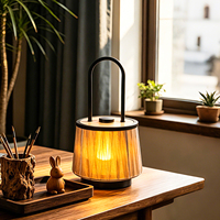 Lampe de table LED sans fil de luxe personnalisable et flexible avec commande tactile, abat-jour en acrylique rechargeable, moderne pour chambre à coucher